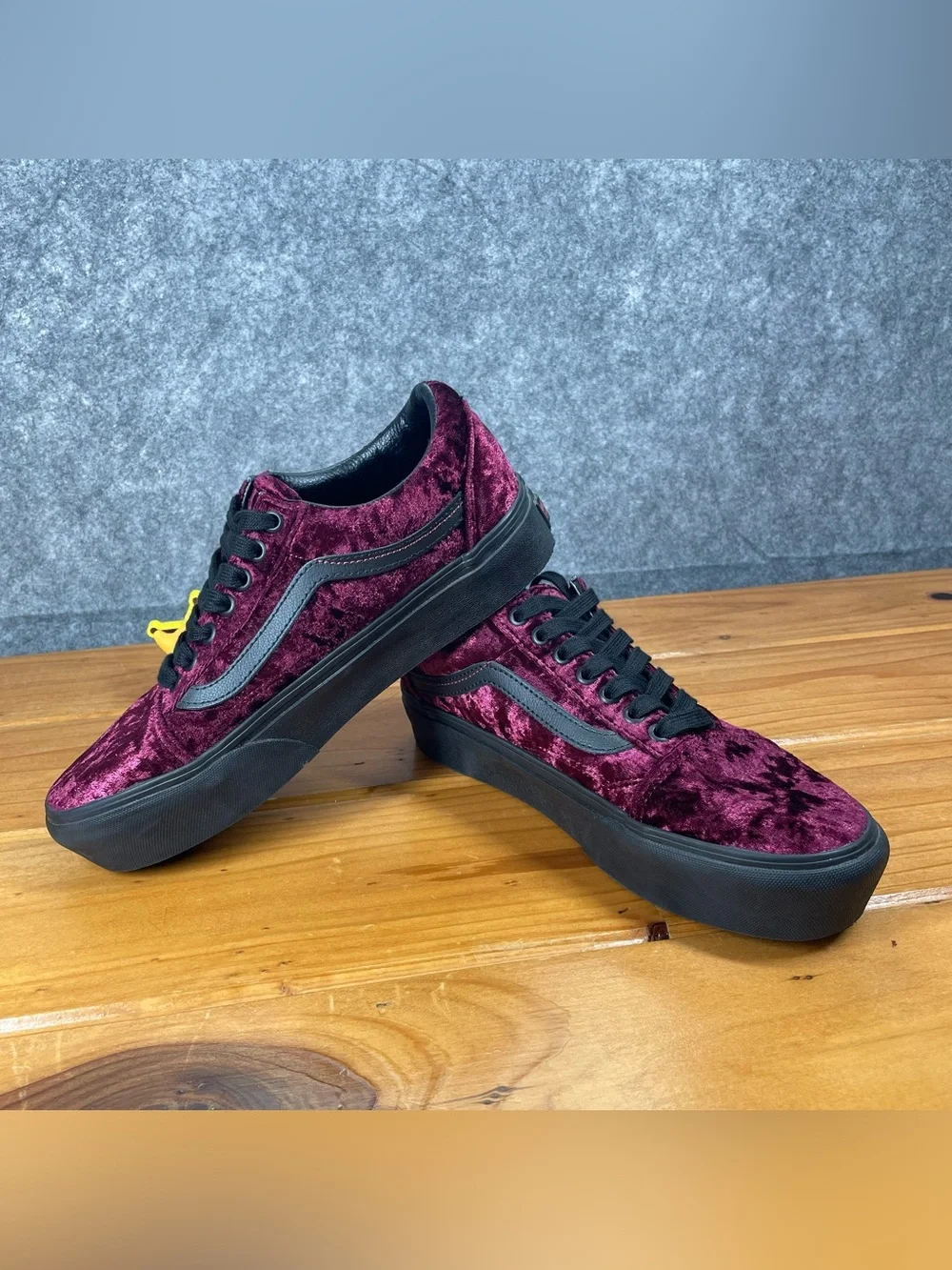Vans Old Skool Platform Mens 7 / Womens Size 8.5 Crushed Velvet Burgundy Maroon